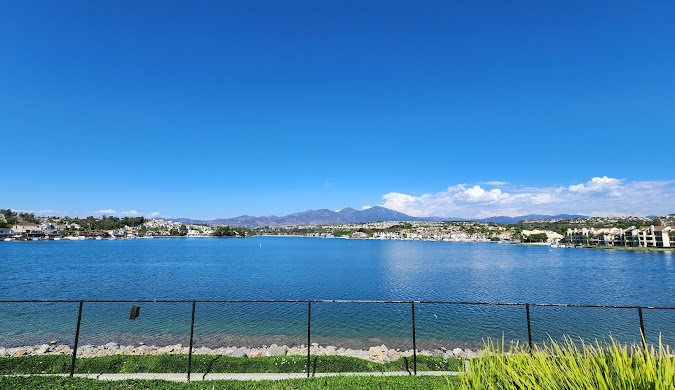 Lake Forest neighborhood in Hollywood